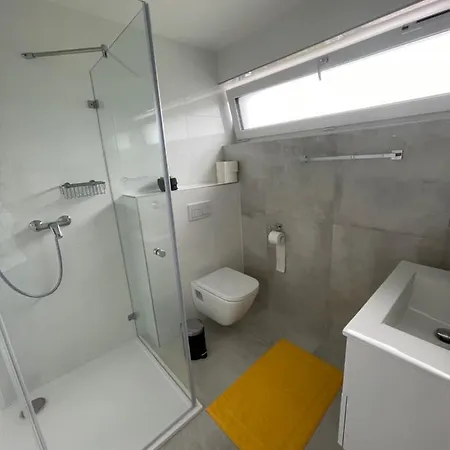Apartman Izi *